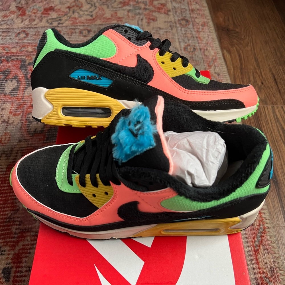 AirMax 90 Atomic Pink/Laser Blue Women 7